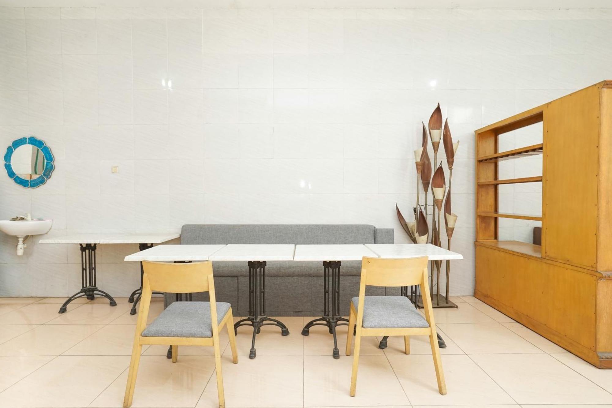 Oyo 425 Mojokerto Guesthouse ภายนอก รูปภาพ